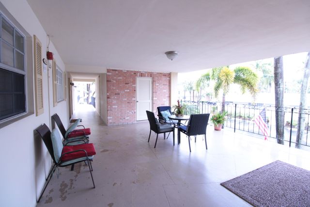 460 Paradise Isle Boulevard 203, Hallandale Beach, FL 33009