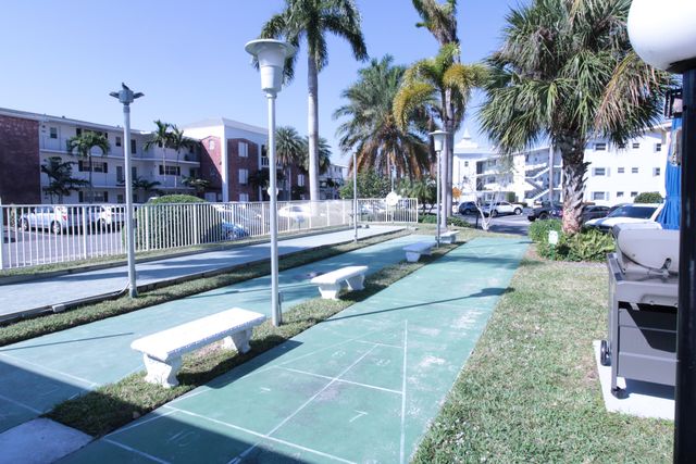 460 Paradise Isle Boulevard 203, Hallandale Beach, FL 33009