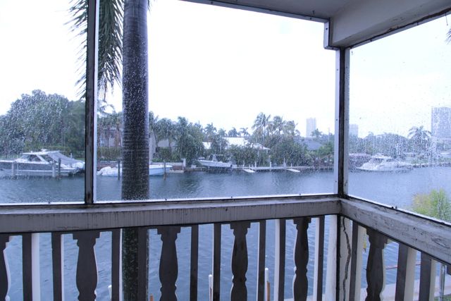 460 Paradise Isle Boulevard 203, Hallandale Beach, FL 33009