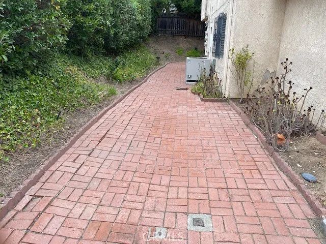 5421 S LA CIENEGA Avenue, Los Angeles, CA 90056