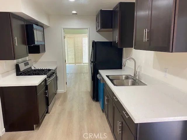 5421 S LA CIENEGA Avenue, Los Angeles, CA 90056
