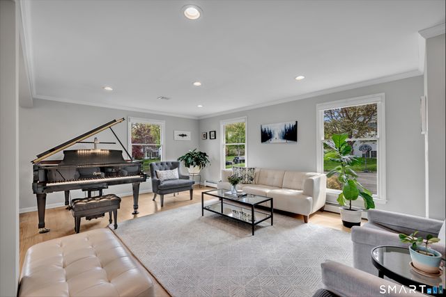 187 Lincoln Drive, Glastonbury, CT 06033