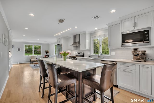 187 Lincoln Drive, Glastonbury, CT 06033