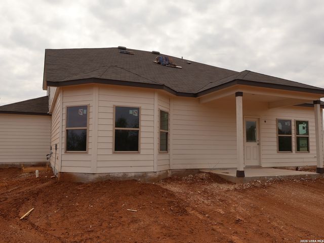 109 PRESCOTT DR, Floresville, TX 78114