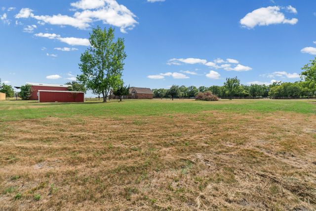 627 County Road 4445, Trenton, TX 75490