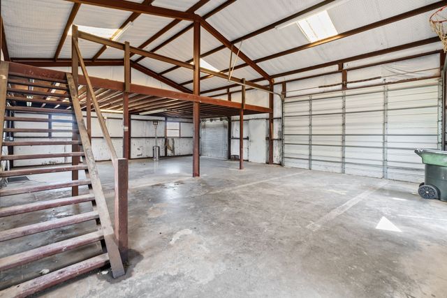 627 County Road 4445, Trenton, TX 75490