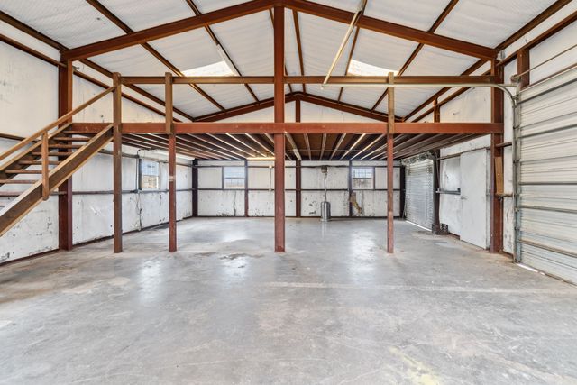 627 County Road 4445, Trenton, TX 75490