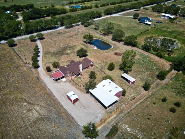 627 County Road 4445, Trenton, TX 75490
