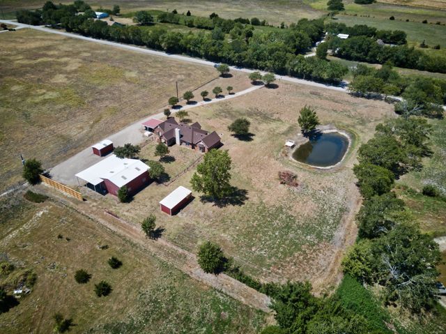 627 County Road 4445, Trenton, TX 75490
