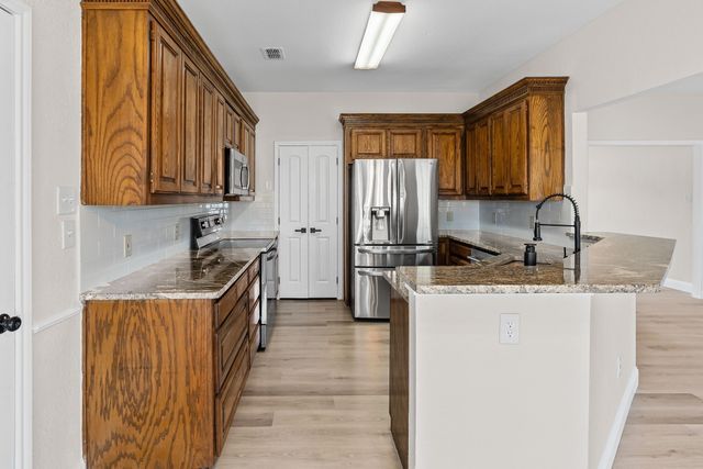 627 County Road 4445, Trenton, TX 75490