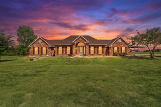 627 County Road 4445, Trenton, TX 75490