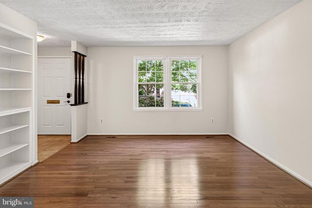 337 GUNDRY DR, Falls Church, VA 22046