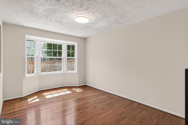 337 GUNDRY DR, Falls Church, VA 22046