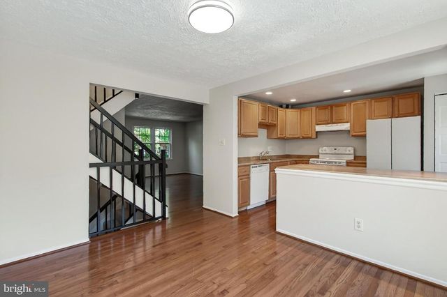 337 GUNDRY DR, Falls Church, VA 22046