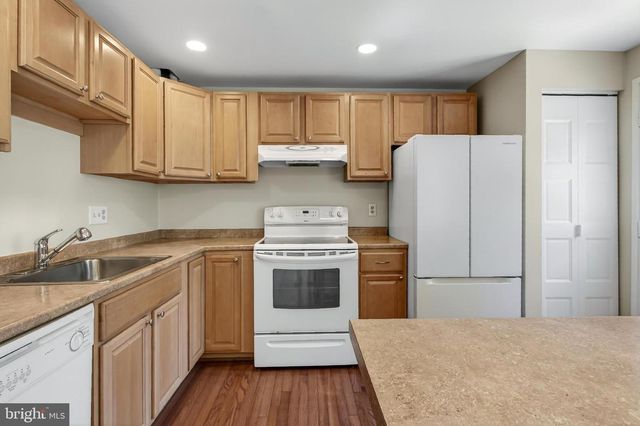 337 GUNDRY DR, Falls Church, VA 22046