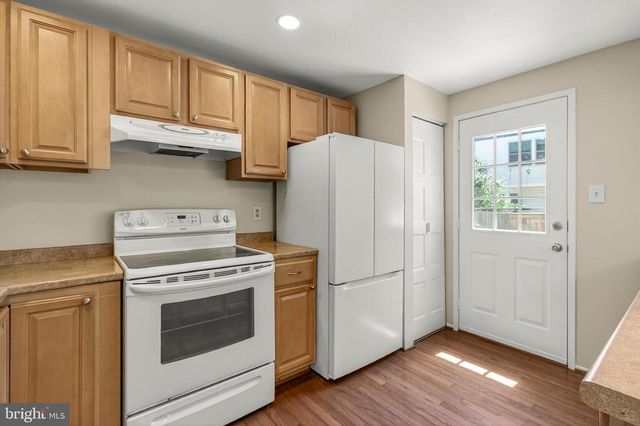 337 GUNDRY DR, Falls Church, VA 22046