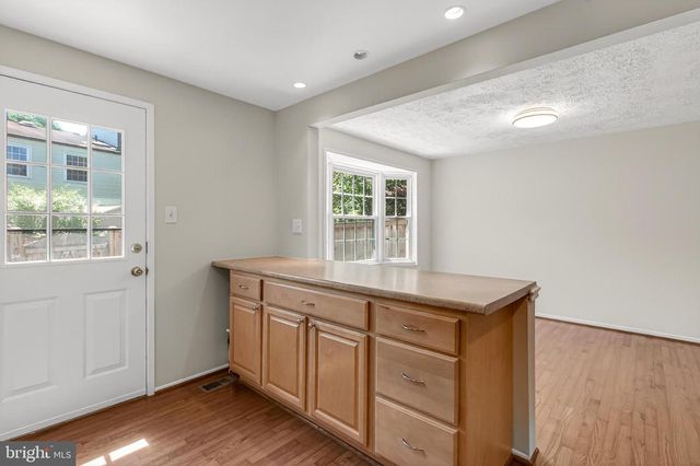 337 GUNDRY DR, Falls Church, VA 22046