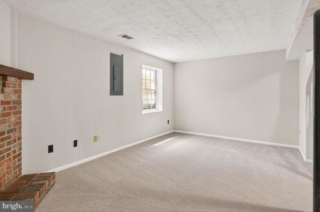 337 GUNDRY DR, Falls Church, VA 22046