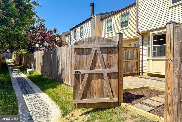 337 GUNDRY DR, Falls Church, VA 22046