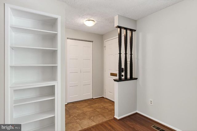 337 GUNDRY DR, Falls Church, VA 22046
