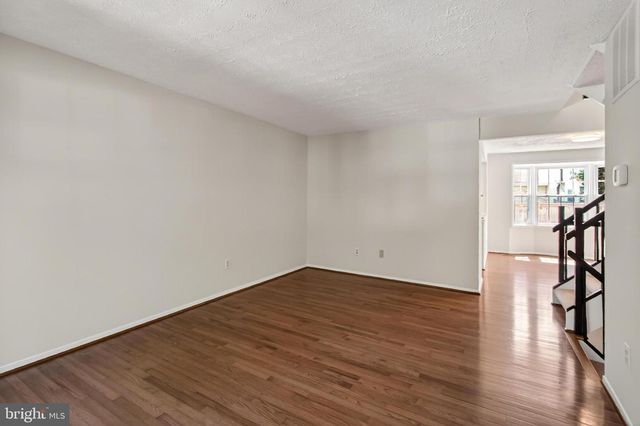 337 GUNDRY DR, Falls Church, VA 22046