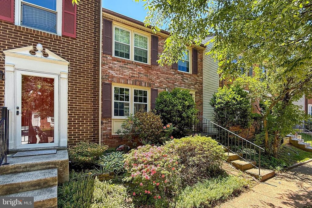 337 GUNDRY DR, Falls Church, VA 22046