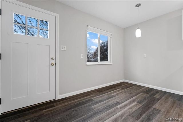 22417 Maxine Street, Saint Clair Shores, MI 48080