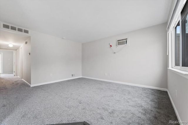 22417 Maxine Street, Saint Clair Shores, MI 48080