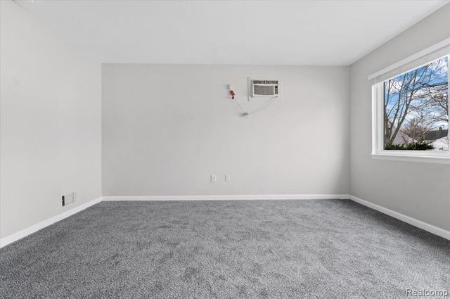 22417 Maxine Street, Saint Clair Shores, MI 48080