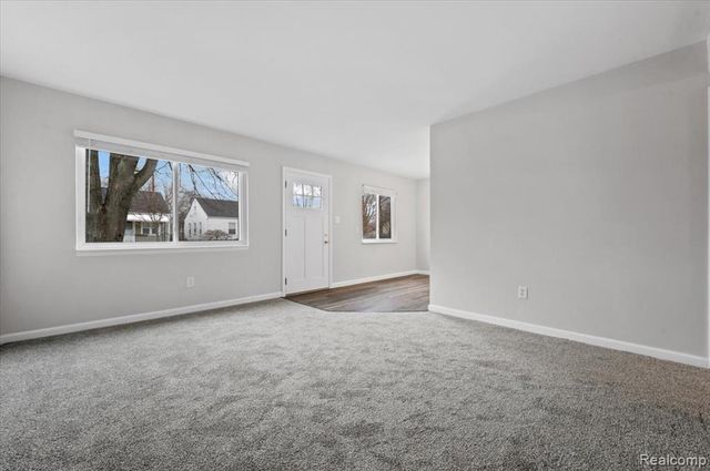 22417 Maxine Street, Saint Clair Shores, MI 48080