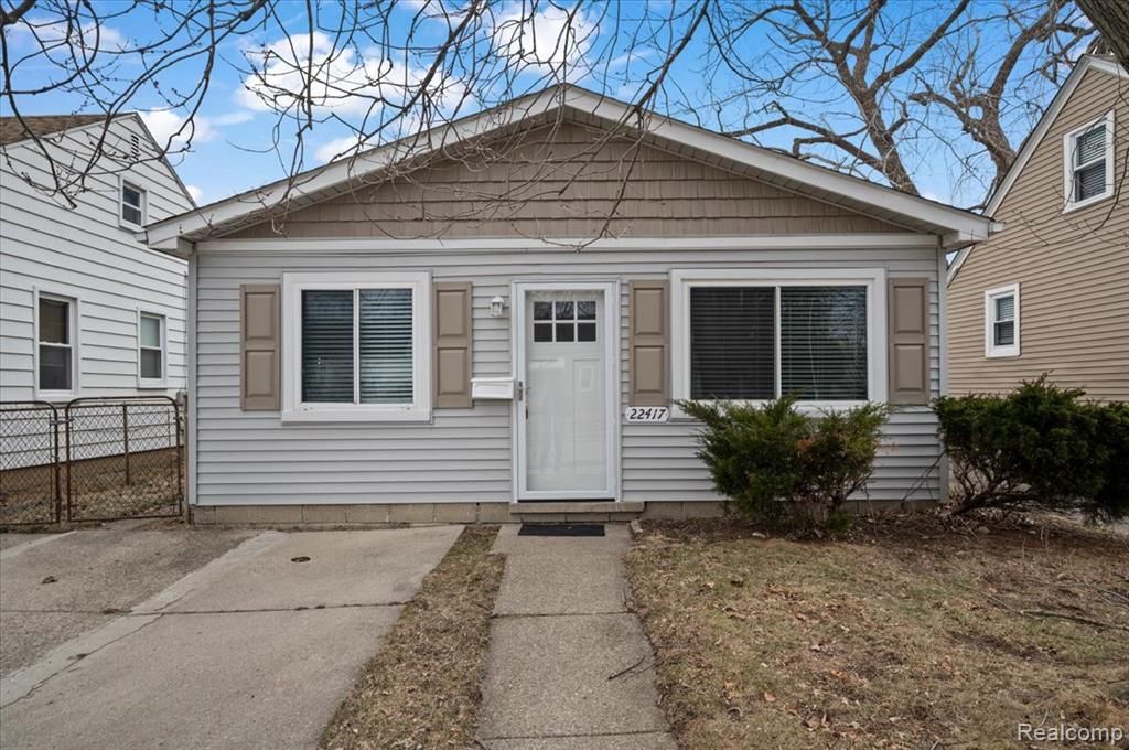 22417 Maxine Street, Saint Clair Shores, MI 48080
