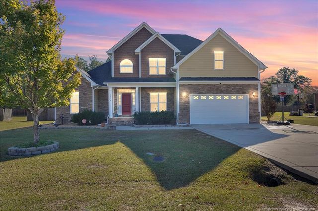 2816 Sand Trap Lane, Hope Mills, NC 28348