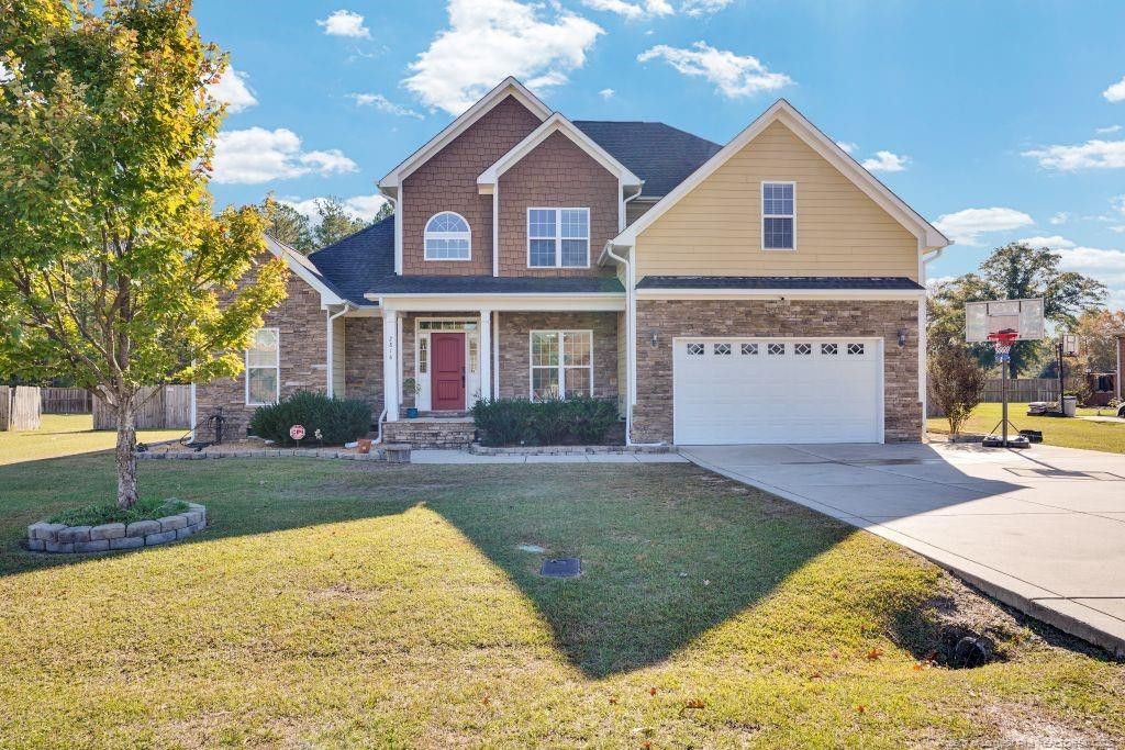 2816 Sand Trap Lane, Hope Mills, NC 28348