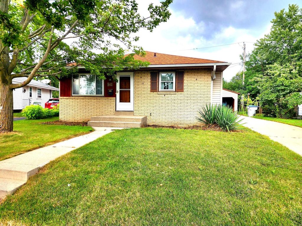 1462 W Granada STREET, Milwaukee, WI 53221