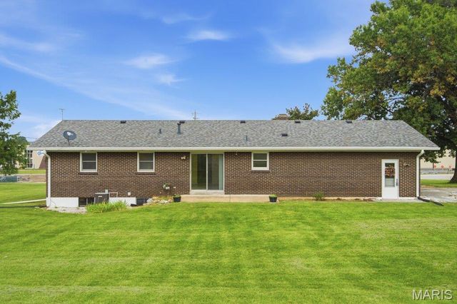 57 W Ofallon Drive, O'fallon, MO 63366