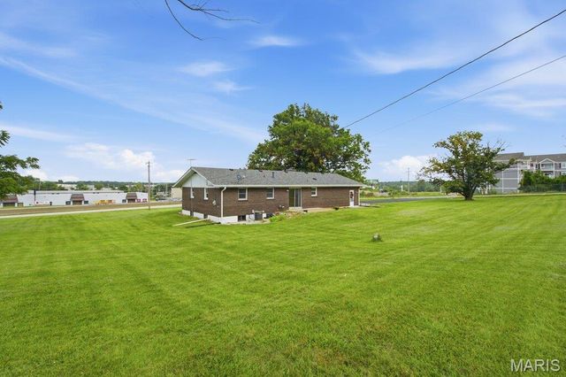 57 W Ofallon Drive, O'fallon, MO 63366