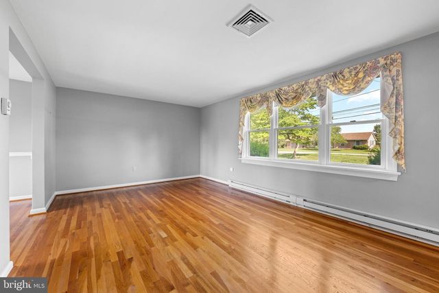 258 MONACY RD, Coatesville, PA 19320