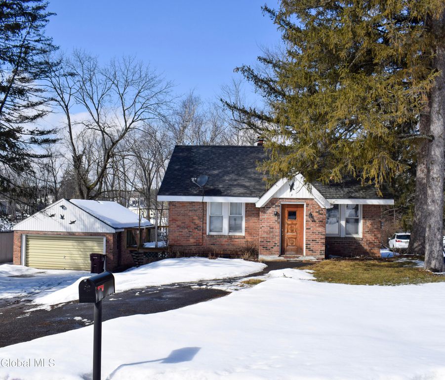 3 Mather Avenue, Colonie, NY 12304