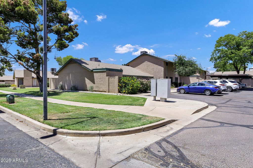 4648 W CONTINENTAL Drive, Glendale, AZ 85308