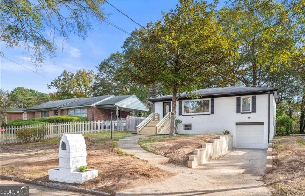 208 Silver Springs Circle SW, Atlanta, GA 30310