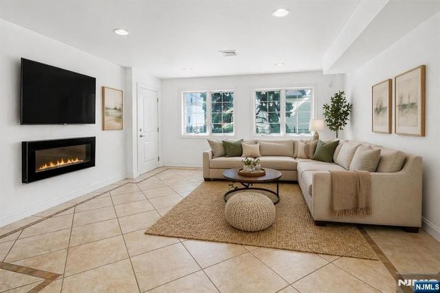 124 68th Street 102, Guttenberg, NJ 07093