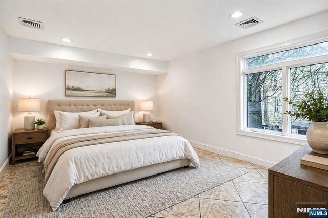 124 68th Street 102, Guttenberg, NJ 07093