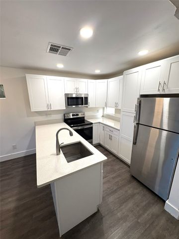 2727 Welborn Street 112, Dallas, TX 75219