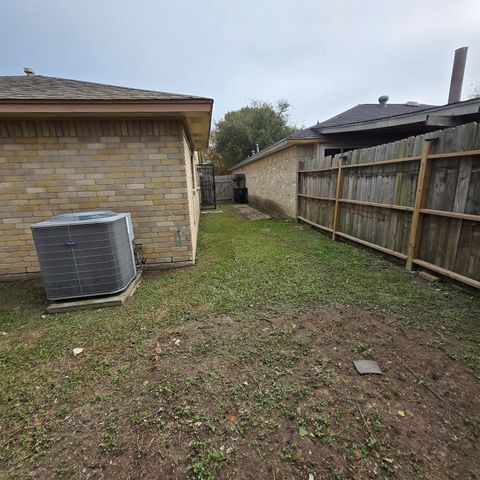 11531 Villa Heights Drive, Houston, TX 77066