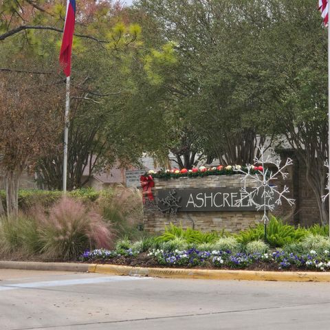 11531 Villa Heights Drive, Houston, TX 77066