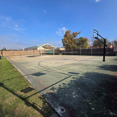 11531 Villa Heights Drive, Houston, TX 77066