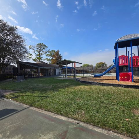 11531 Villa Heights Drive, Houston, TX 77066