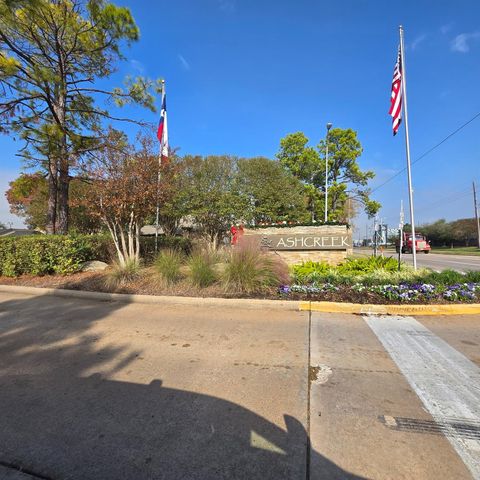 11531 Villa Heights Drive, Houston, TX 77066