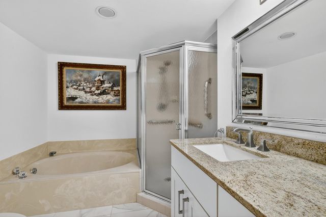 110 Half Moon Circle D2, Hypoluxo, FL 33462