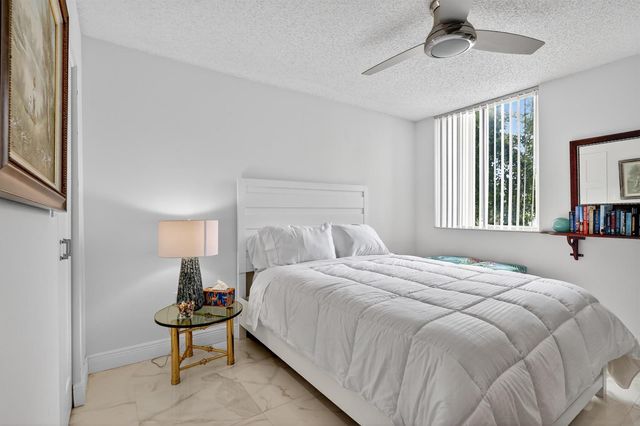 110 Half Moon Circle D2, Hypoluxo, FL 33462